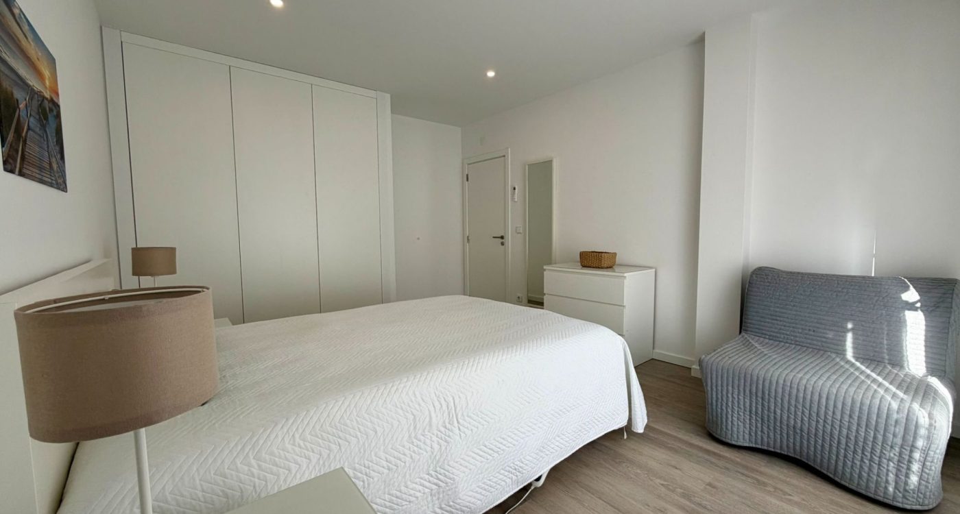 Quarto de casal, outra perspetiva — Apartamento Duna, Altura